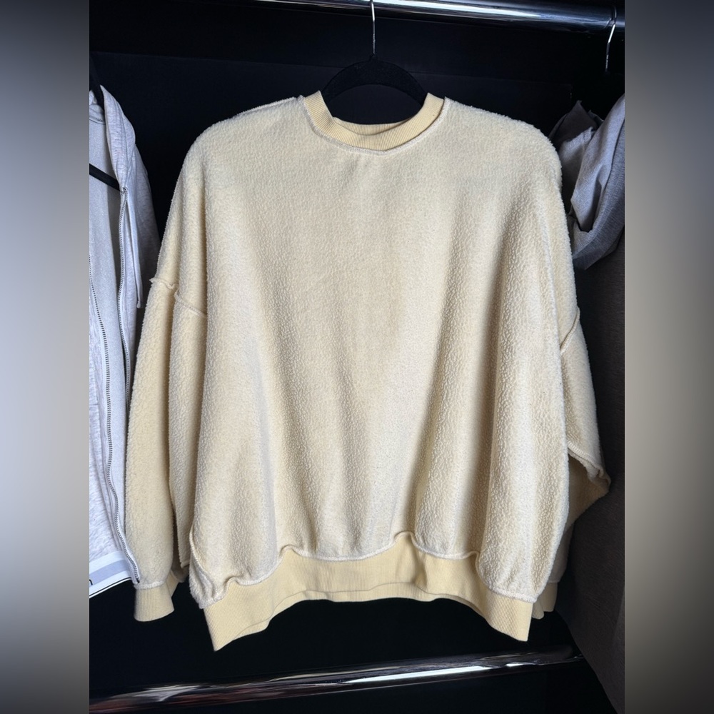 Fitz and Eddi yellow sweatshirt